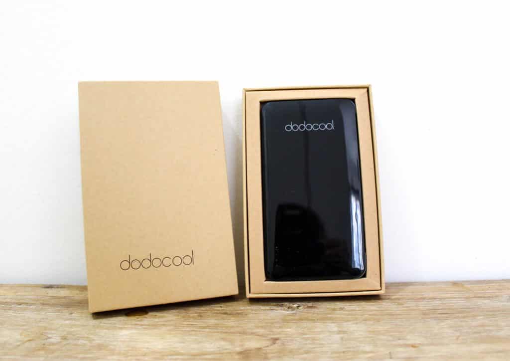 dodocool 5000 mAh Batterie Externe/Chargeur portable Petit Léger 2 Port USB avec 40 cm Micro-USB et Câble amovible et Lightning Cable, Noir
